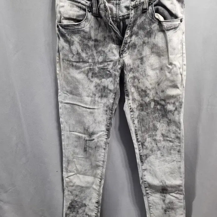 [SOLD OUT] 게스 블랙 워싱 데님 팬츠 32