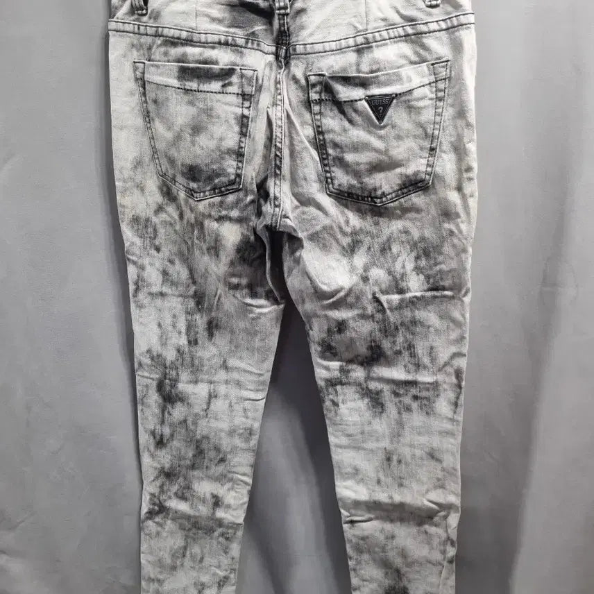 [SOLD OUT] 게스 블랙 워싱 데님 팬츠 32