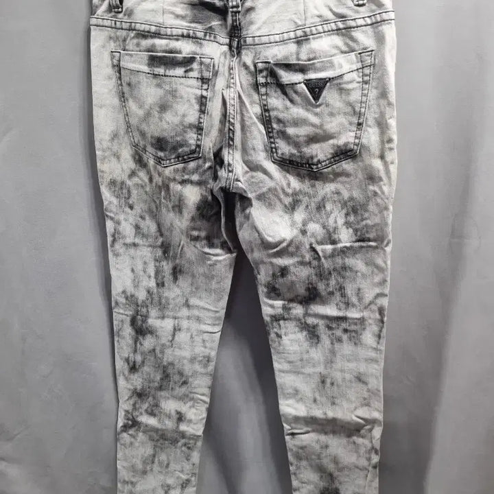 [SOLD OUT] 게스 블랙 워싱 데님 팬츠 32