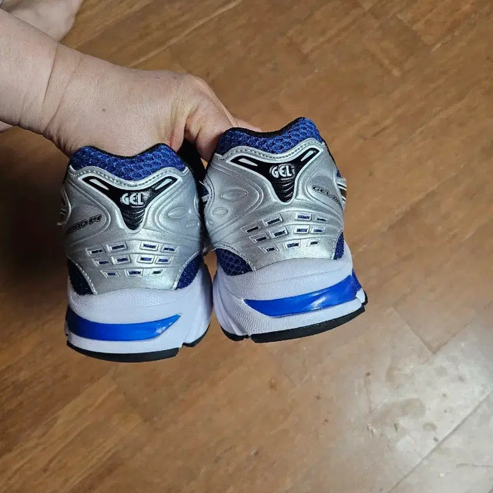 [SOLD OUT] (3회착용)아식스 젤카야노14  285