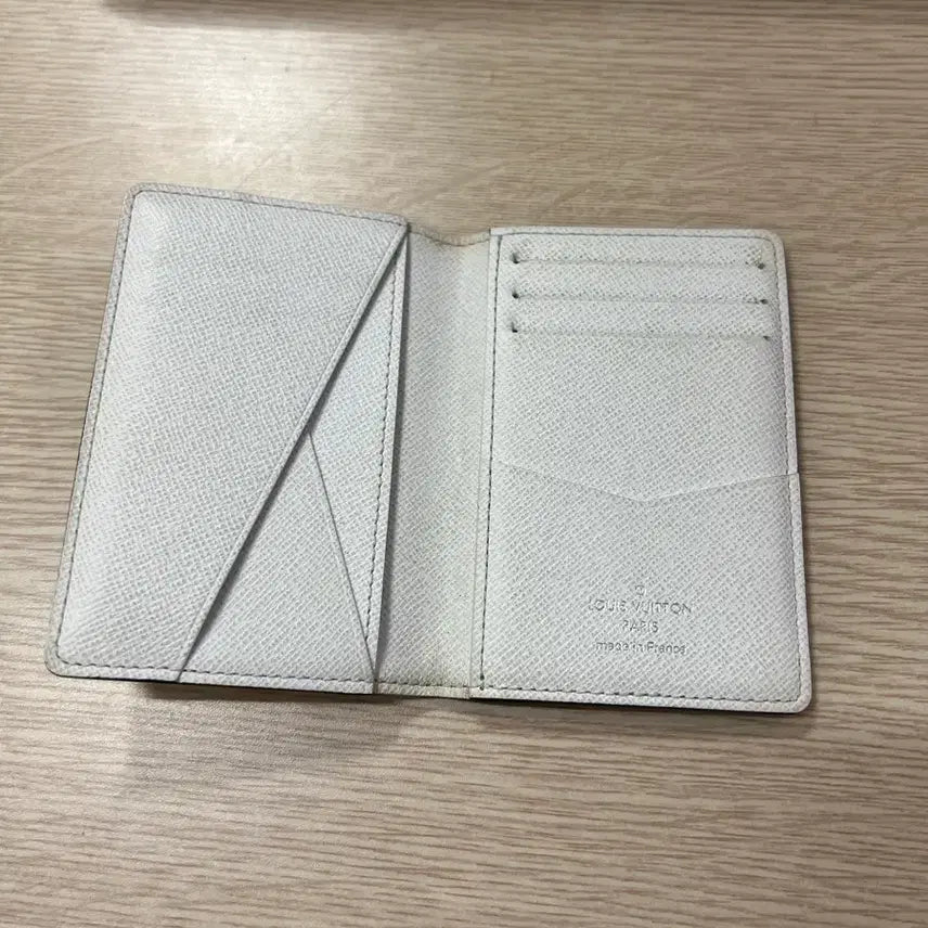 [SOLD OUT] 루이비통 모노그램 오거나이저 화이트