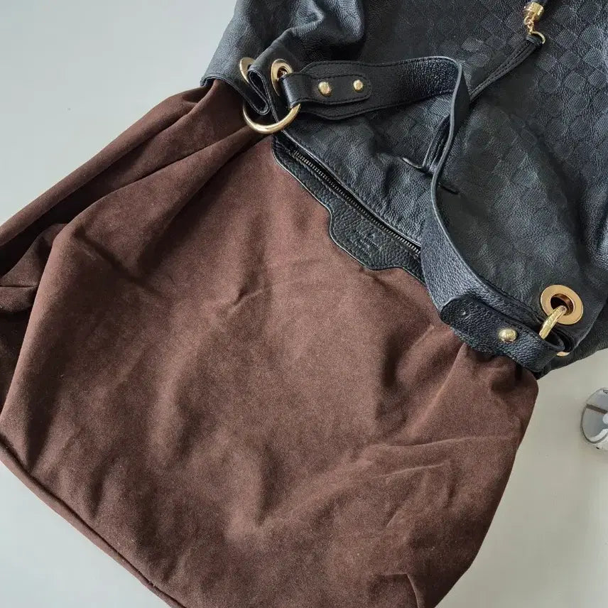 [BUNJANG] Black Tassel Shoulder Bag / 멋내기 블랙 태슬 장식 숄더백