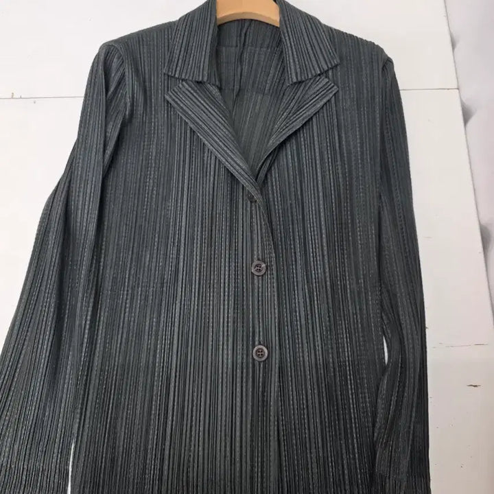 [SOLD OUT] 이세이미야케 플리츠플리츠 가디건