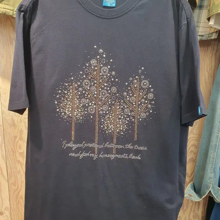 [BUNJANG] J.MANIA Tree Cubic Short Sleeve T-Shirt / [XL] J.MANIA 제이마니아 트리 큐빅 반팔 티셔츠 (상태 좋음)