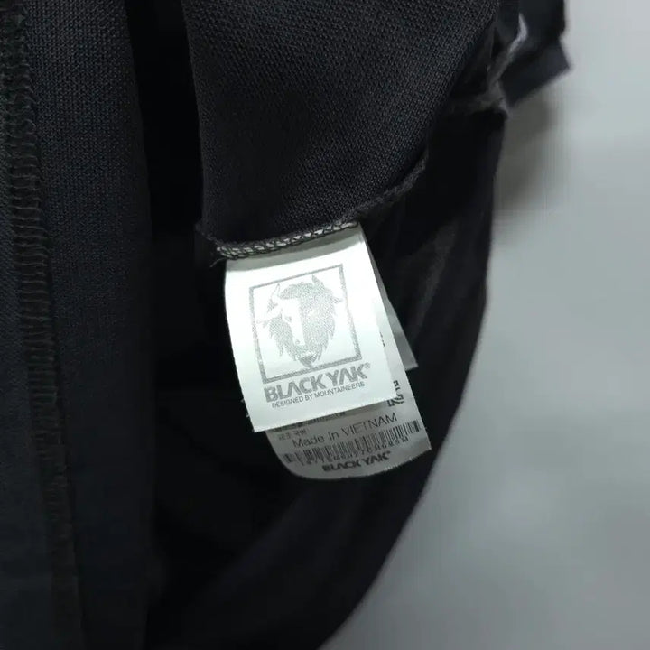 [BUNJANG] Black Yak Embroidered Pocket Dry Polo Shirt (95) / 블랙야크 포켓자수 드라이 카라티 ( 95 )