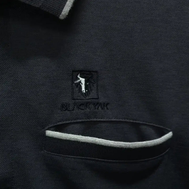 [BUNJANG] Black Yak Embroidered Pocket Dry Polo Shirt (95) / 블랙야크 포켓자수 드라이 카라티 ( 95 )