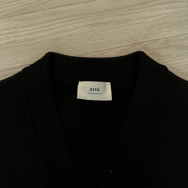 [BUNJANG] AMI Big Heart Logo Oversized Intarsia Cardigan / 아미 빅 하트 로고 오버사이즈 인타르시아 가디건 블랙