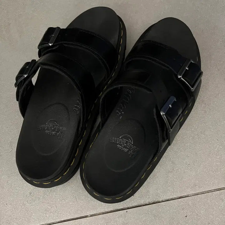 [SOLD OUT] 닥터마틴 마일즈 230