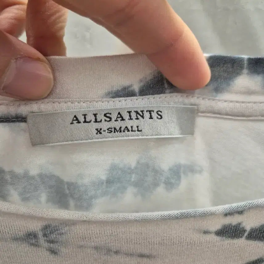 [BUNJANG] AllSaints Rolled Sleeve T-Shirt Ivory/Black XS / 올세인츠 반팔 티셔츠 아이보리/블랙 XS