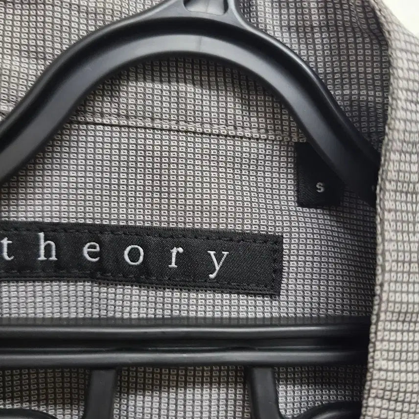 [BUNJANG] Theory Cotton Henley Neck Shirt / 띠어리 코튼 헨리넥 셔츠 95-100