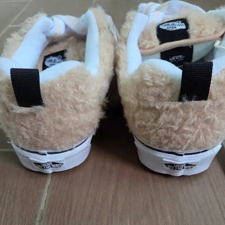 [SOLD OUT] 새상품)반스 올드스쿨 퍼 스니커즈 베이지