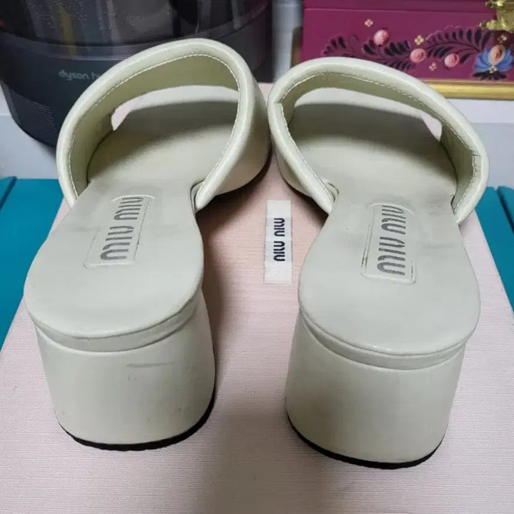 [SOLD OUT] 미우미우 뮬 36