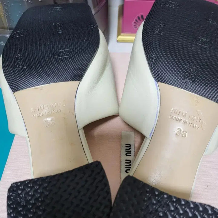 [SOLD OUT] 미우미우 뮬 36