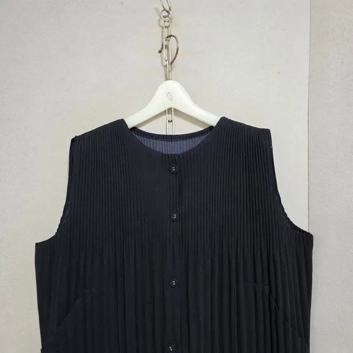 [SOLD OUT] 활용하기좋은 조끼 점퍼 FF   n4708