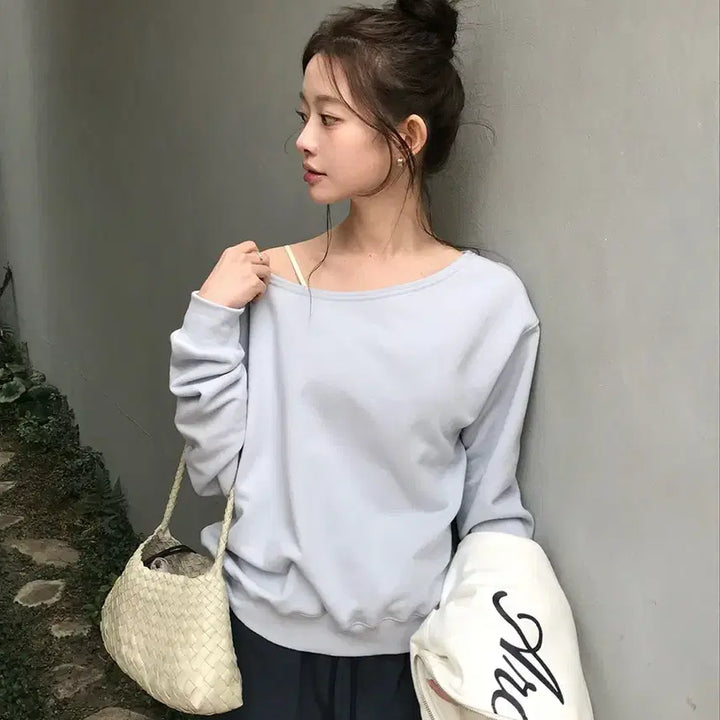 [BUNJANG] 원숄더 스웻셔츠 파스텔블루 오프숄더 맨투맨 / 원숄더 스웻셔츠 파스텔블루 오프숄더 맨투맨