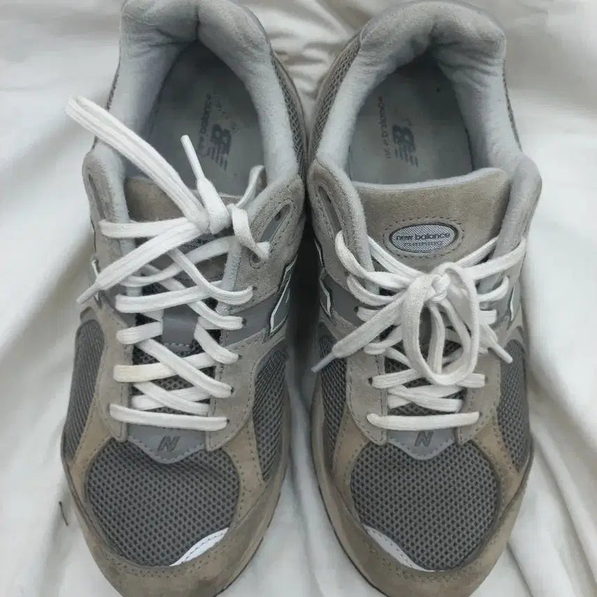 [BUNJANG] New Balance 2002R Gray Sneakers / 뉴발란스 2002R 그레이 270mm