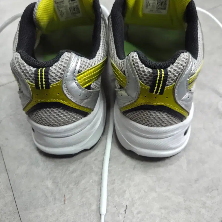[BUNJANG] New Balance MR 530SC Yellow Sneakers / 뉴발란스  MR 530SC  옐로우 270