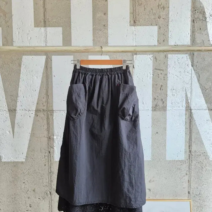 [SOLD OUT] 레이스배색 스커트