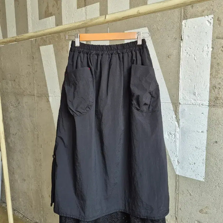 [SOLD OUT] 레이스배색 스커트