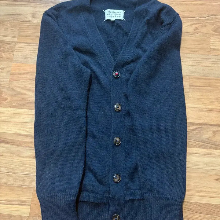 [SOLD OUT] 마르지엘라 캐시미어 가디건