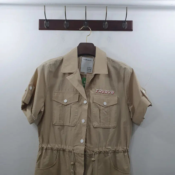 [SOLD OUT] 66 에고이스트 여성 베이지 여름 얇은 반팔 카라 점프수트