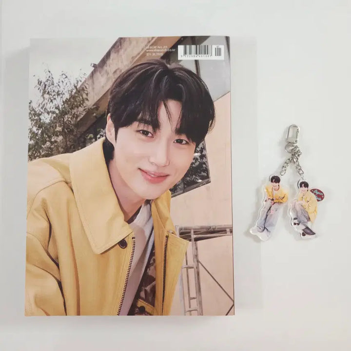 [BUNJANG] Byeon Woo Seok DICON B Type Photobook + Keyring Bundle Set / 변우석 디아이콘 DICON B타입 화보집+키링 일괄세트
