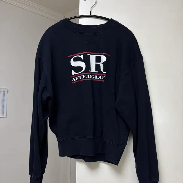[BUNJANG] Soirre Sweatshirt (Navy) / 쏘이르 스웻셔츠 맨투맨 (네이비)