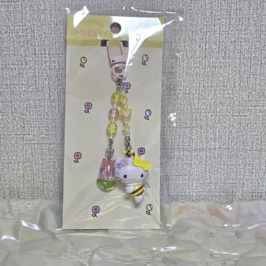 [BUNJANG] Sanrio Hello Kitty Honeybee Mascot Doll &amp; Keyring Set / 산리오 꿀벌이 좋아 헬로키티 마스코트인형