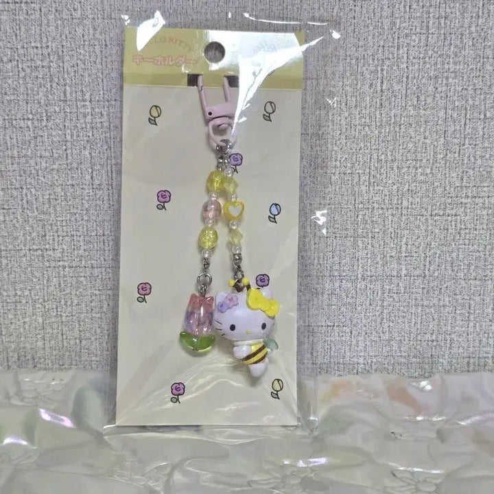 [BUNJANG] Sanrio Hello Kitty Honeybee Mascot Doll &amp; Keyring Set / 산리오 꿀벌이 좋아 헬로키티 마스코트인형