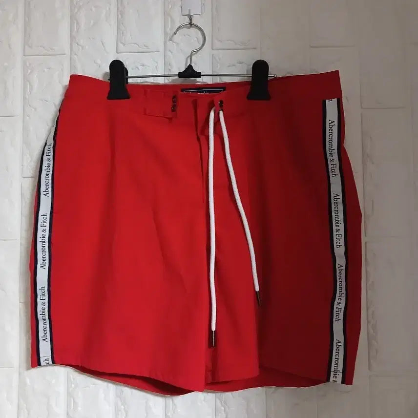[BUNJANG] Abercrombie Red Logo Track Shorts / 아베크롬비 레드 로고 트랙 반바지