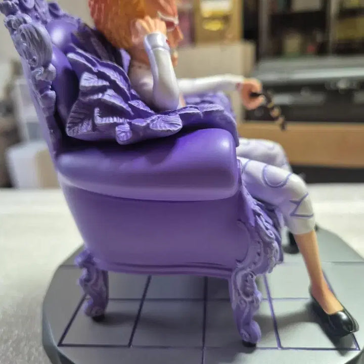 [BUNJANG] One Piece Doflamingo Chair Resin Figure / 원피스 도플라밍고 의자 레진 피규어