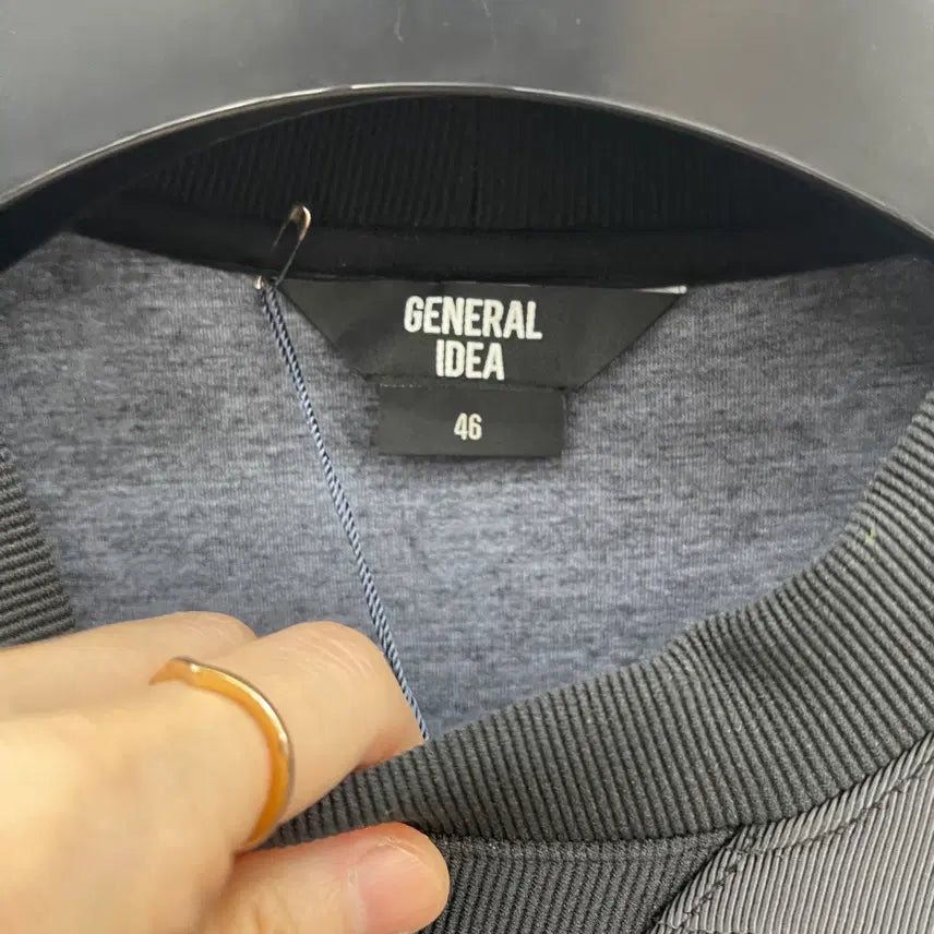 [BUNJANG] General Idea Black Tape Detail Sweatshirt / 제너럴 아이디어 블랙 맨투맨