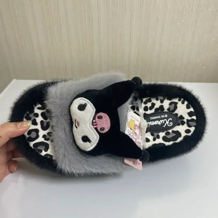 [SOLD OUT] 쿠로미 털 실내화