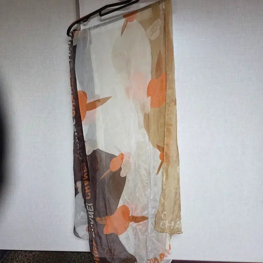 [BUNJANG] Chanel Logo Print Long Silk Scarf / 샤넬 로고 프린트 롱실크 스카프 머플러