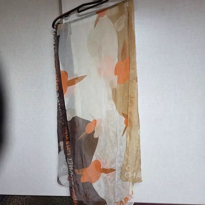 [BUNJANG] Chanel Logo Print Long Silk Scarf / 샤넬 로고 프린트 롱실크 스카프 머플러