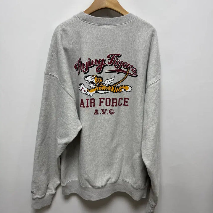 [BUNJANG] Outstanding Air Force Tiger Sweatshirt / (203) 아웃스탠딩 에어포스 타이거 맨투먄