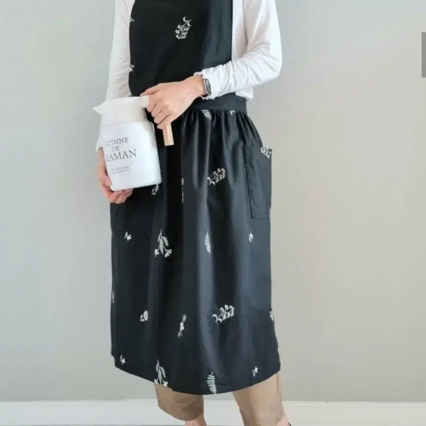 [BUNJANG] Floral Black Long Apron / 꽃무늬 블랙 롱 앞치마