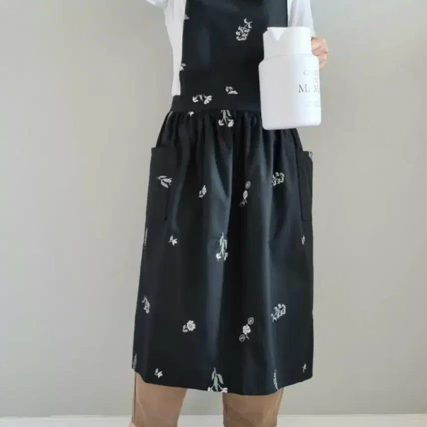 [BUNJANG] Floral Black Long Apron / 꽃무늬 블랙 롱 앞치마