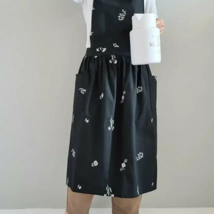 [BUNJANG] Floral Black Long Apron / 꽃무늬 블랙 롱 앞치마