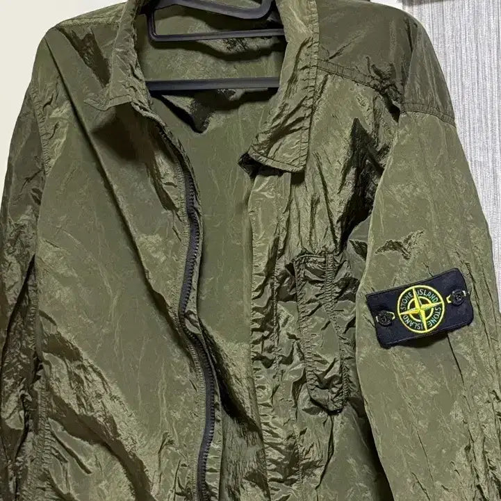 [BUNJANG] 18ss 스톤아일랜드 나일론 메탈 오버셔츠 카키 L / 18ss 스톤아일랜드 나일론 메탈 오버셔츠 카키 L사이즈