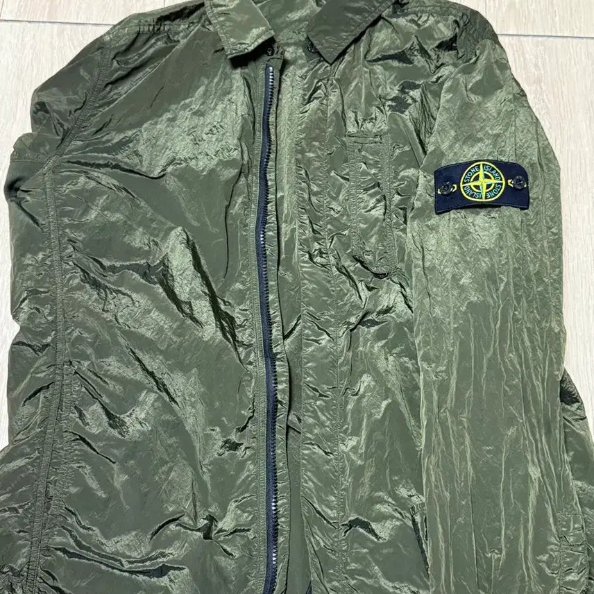 [BUNJANG] 18ss 스톤아일랜드 나일론 메탈 오버셔츠 카키 L / 18ss 스톤아일랜드 나일론 메탈 오버셔츠 카키 L사이즈