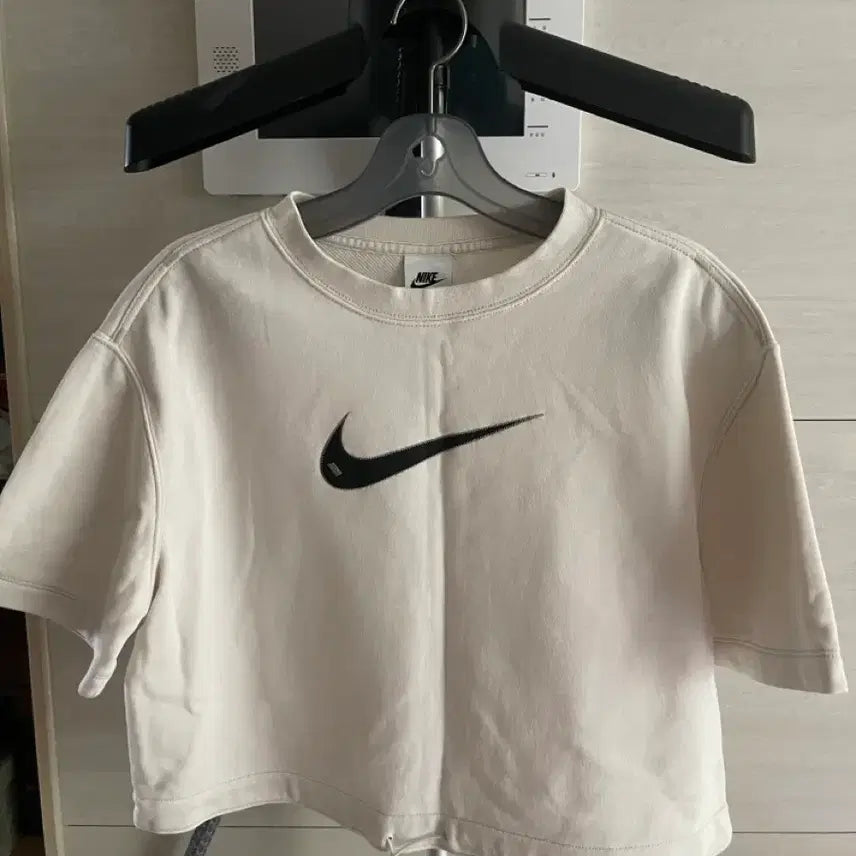 [BUNJANG] Nike Cropped Short Sleeve T-Shirt / 나이키 크롭 반팔티
