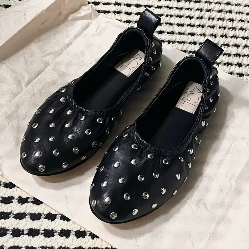 [BUNJANG] AGL Black Studded Flat Shoes / AGL 스터드 플랫슈즈 블랙