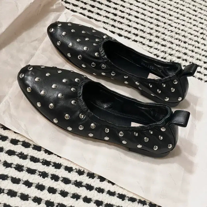 [BUNJANG] AGL Black Studded Flat Shoes / AGL 스터드 플랫슈즈 블랙
