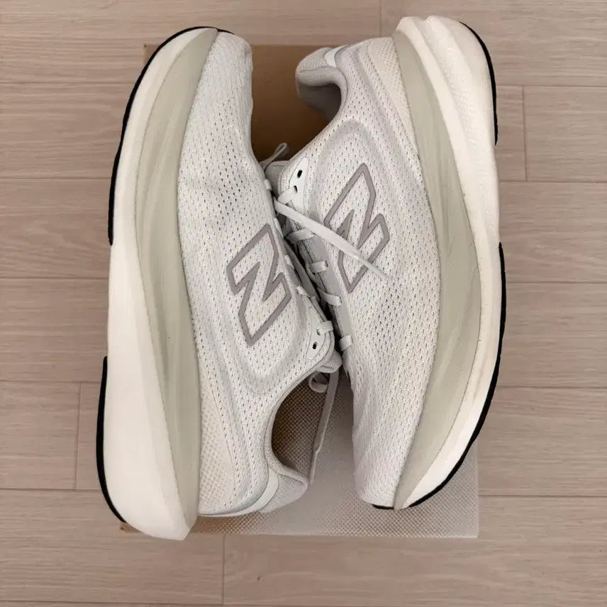 [SOLD OUT] 뉴발란스 1080 V15 2E 러닝화 275