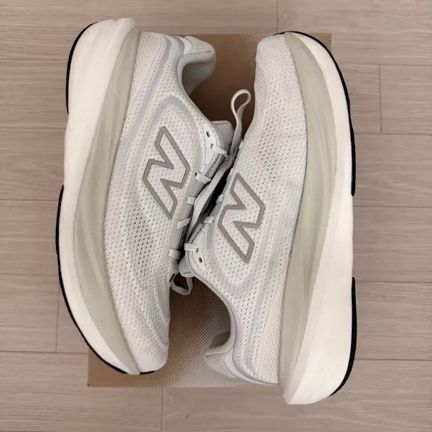 [SOLD OUT] 뉴발란스 1080 V15 2E 러닝화 275