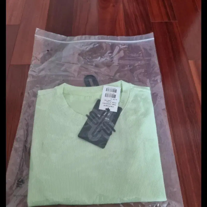 [BUNJANG] Xexymix Cropped Short Sleeve T-Shirt (M) - New / 젝시믹스 크롭티 반팔티 M 새상품