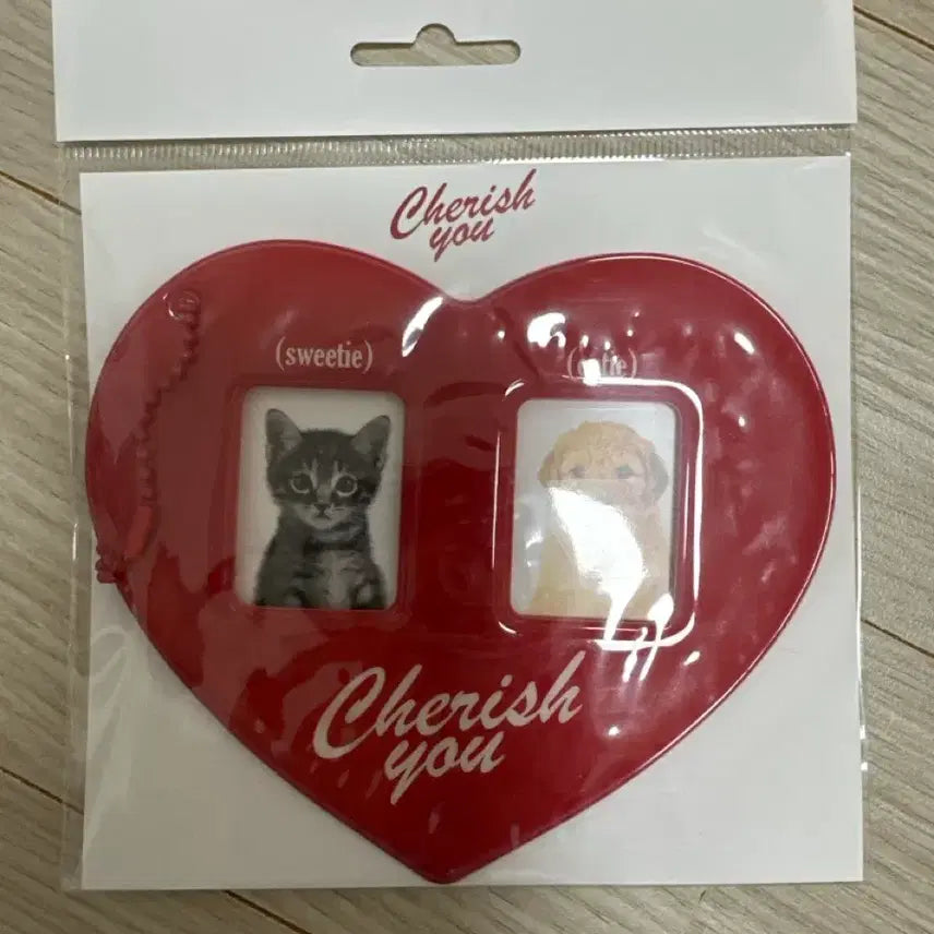 [BUNJANG] Bit by Bit Heart-Shaped Photocard Holder / 빗바이빗 하트모양 증사 홀더