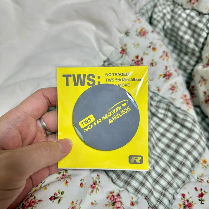 [BUNJANG] TWS Shin Yu No Tragedy Badge / 투어스 tws 팝업 no tragedy 뱃지 신유 미개봉