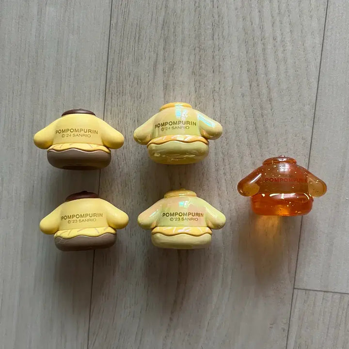 [BUNJANG] Sanrio Pompompurin Mini Donut Figure Bundle Set / [폼폼푸린]일괄 산리오 미니 도넛 피규어 가챠 굿즈